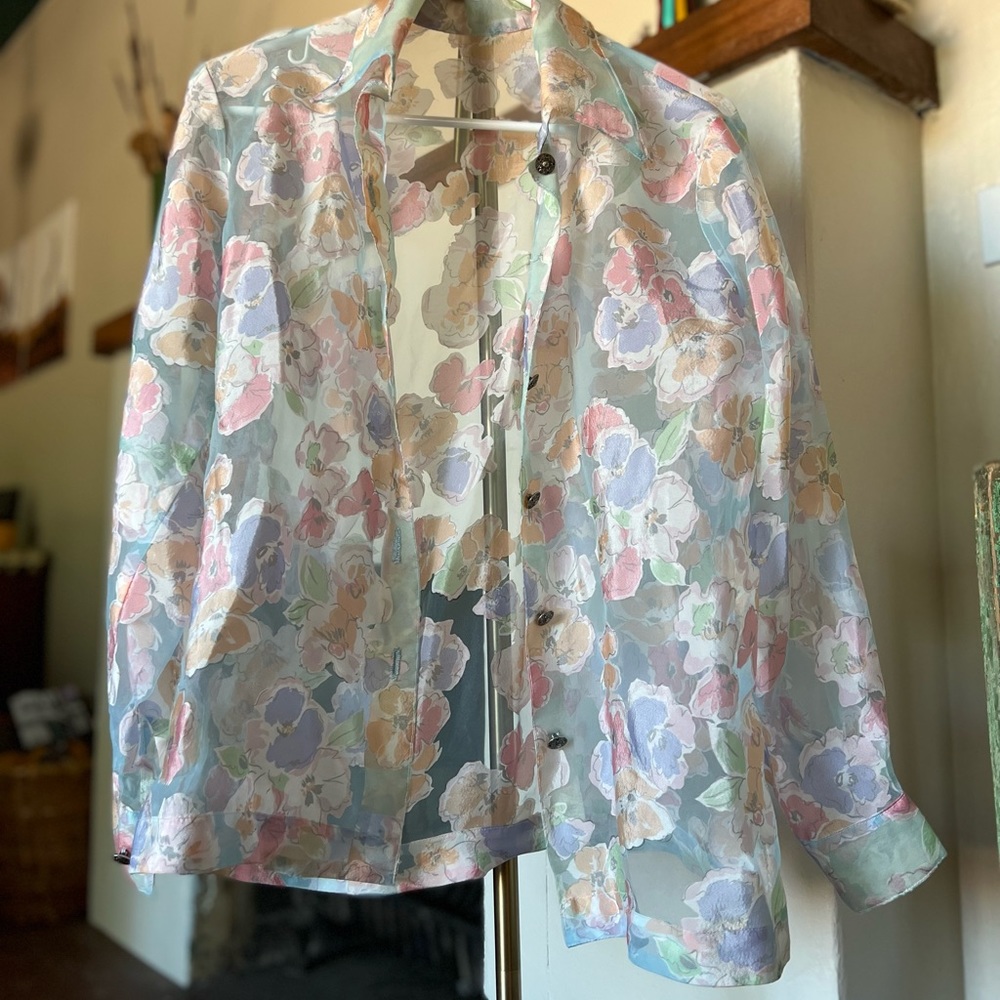 Womens Button up - Picture 3 of 5
